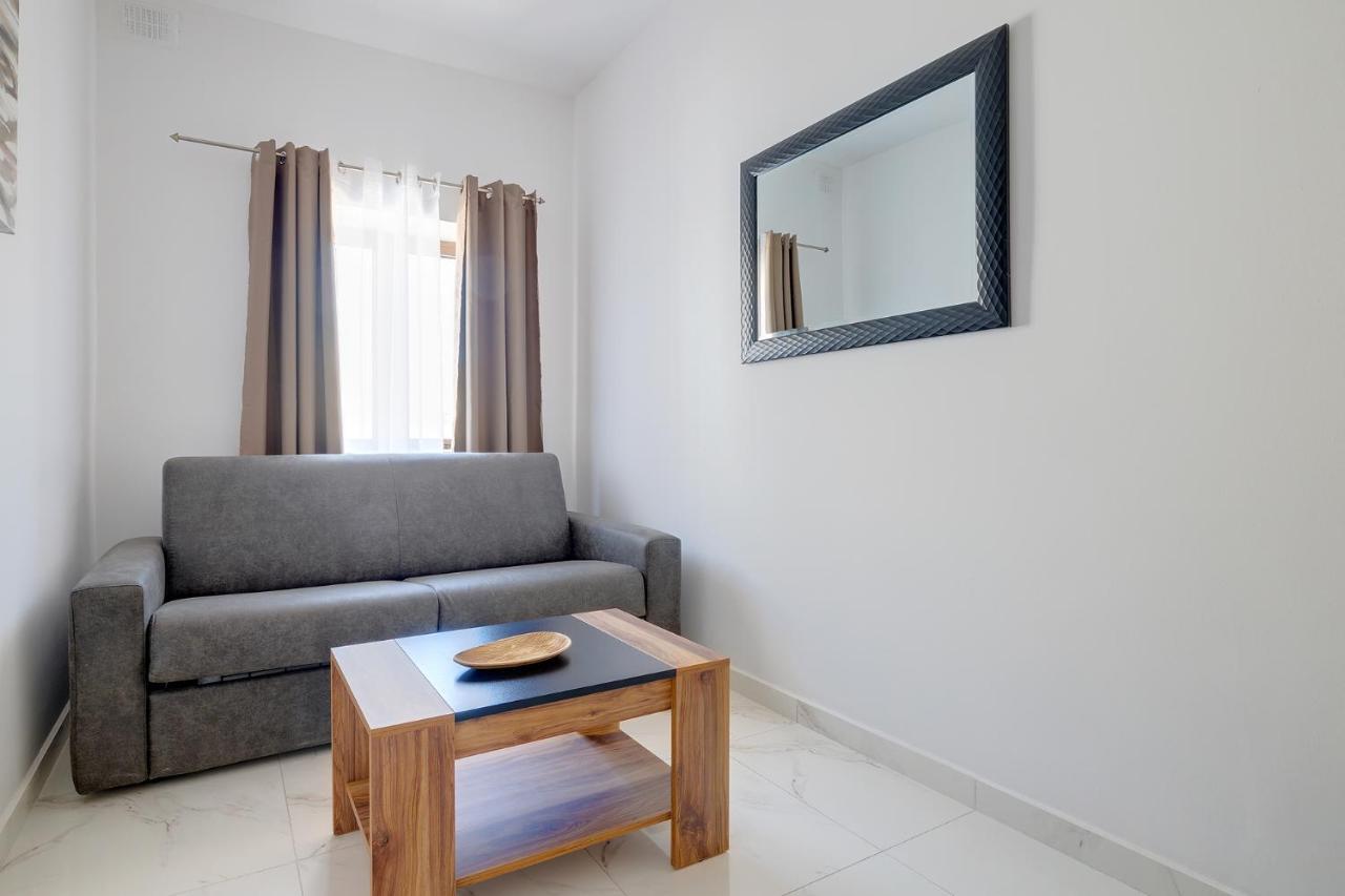Idyllic Apartment Steps From The Promenade سليمة المظهر الخارجي الصورة