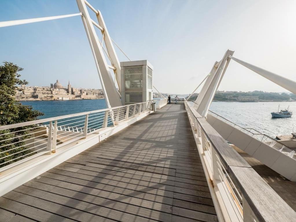 Idyllic Apartment Steps From The Promenade سليمة المظهر الخارجي الصورة